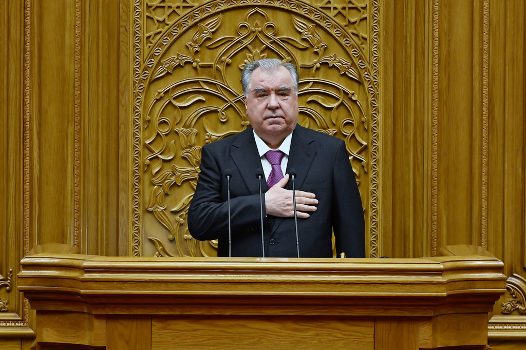 Президенти Ҷумҳурии Тоҷикистон Эмомалӣ Раҳмон